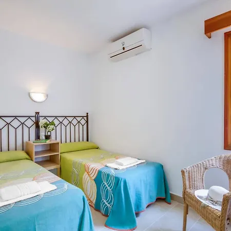 Pinar By Willa Ferreries